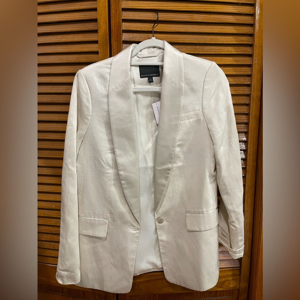 Banana republic - cream blazer - never worn - w/ tags